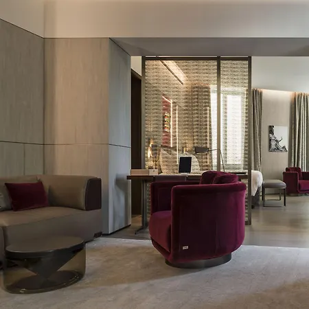 Fendi Private - Small Luxury Of The World Отель Рим